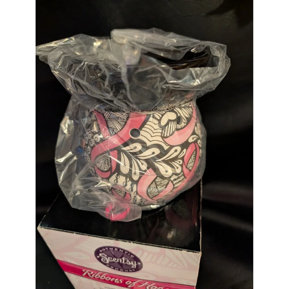 Scentsy Ribbons of Hope Breast Cancer Awareness Wax Warmer Pink White Black NEW